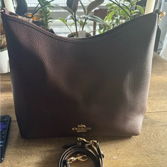 Coach Brown Leather Shoulder Bag with Signature Hardware - Picture 3 of 4